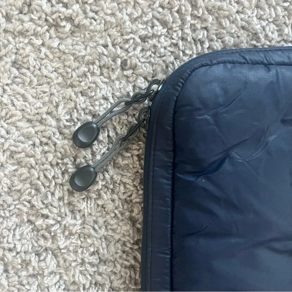 Targus Crave Blue Netbook Slipcase for up to 10.2" Tablets - Picture 6 of 7